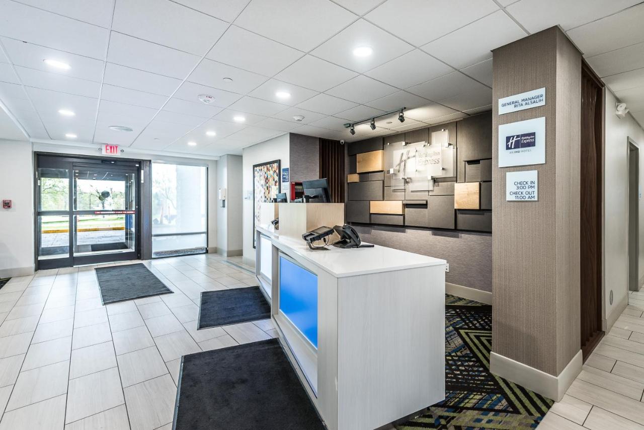 Holiday Inn Express Flint-Campus Area By Ihg Exteriör bild