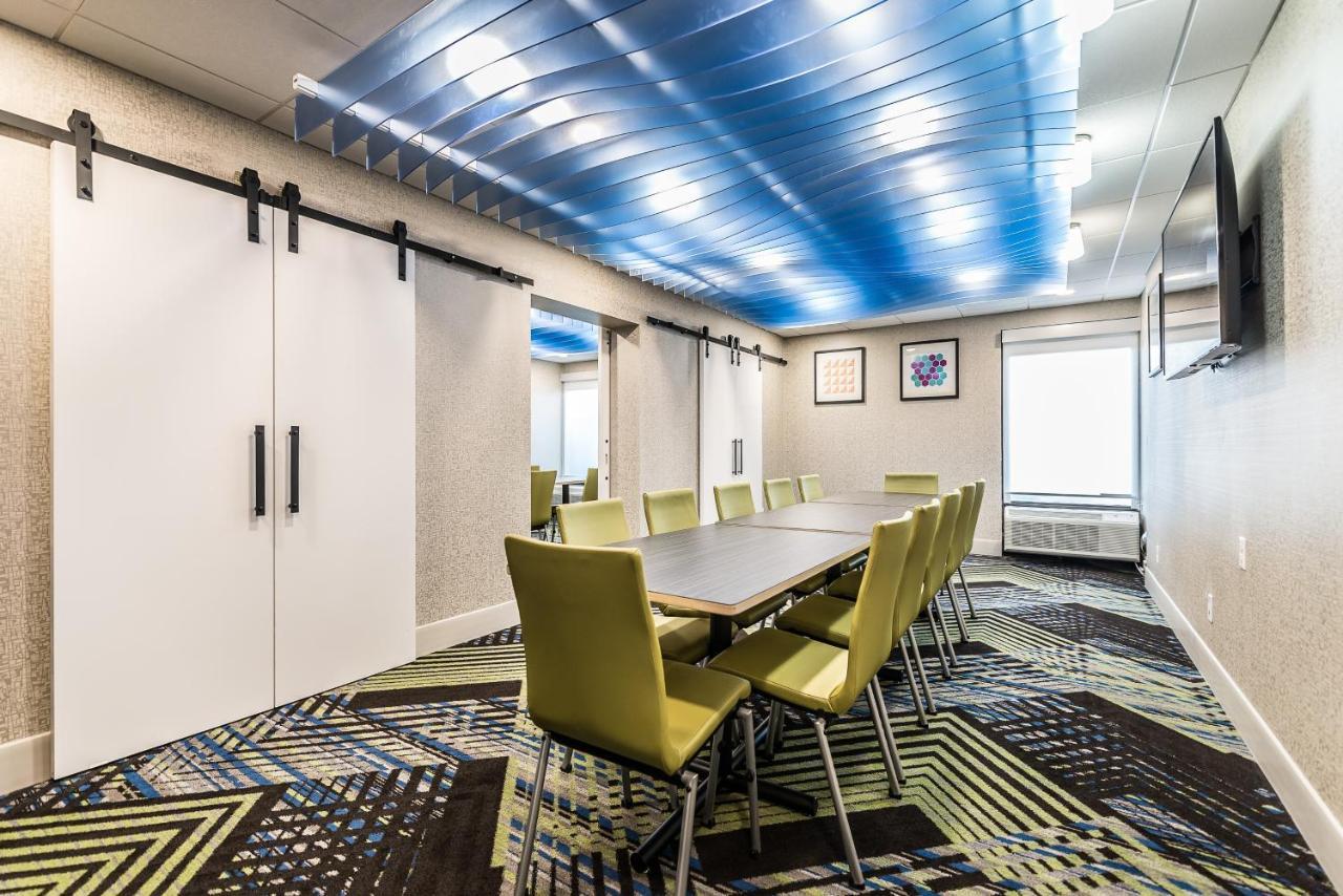 Holiday Inn Express Flint-Campus Area By Ihg Exteriör bild
