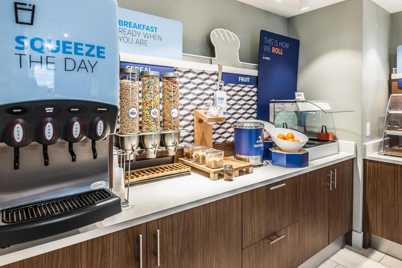 Holiday Inn Express Flint-Campus Area By Ihg Exteriör bild