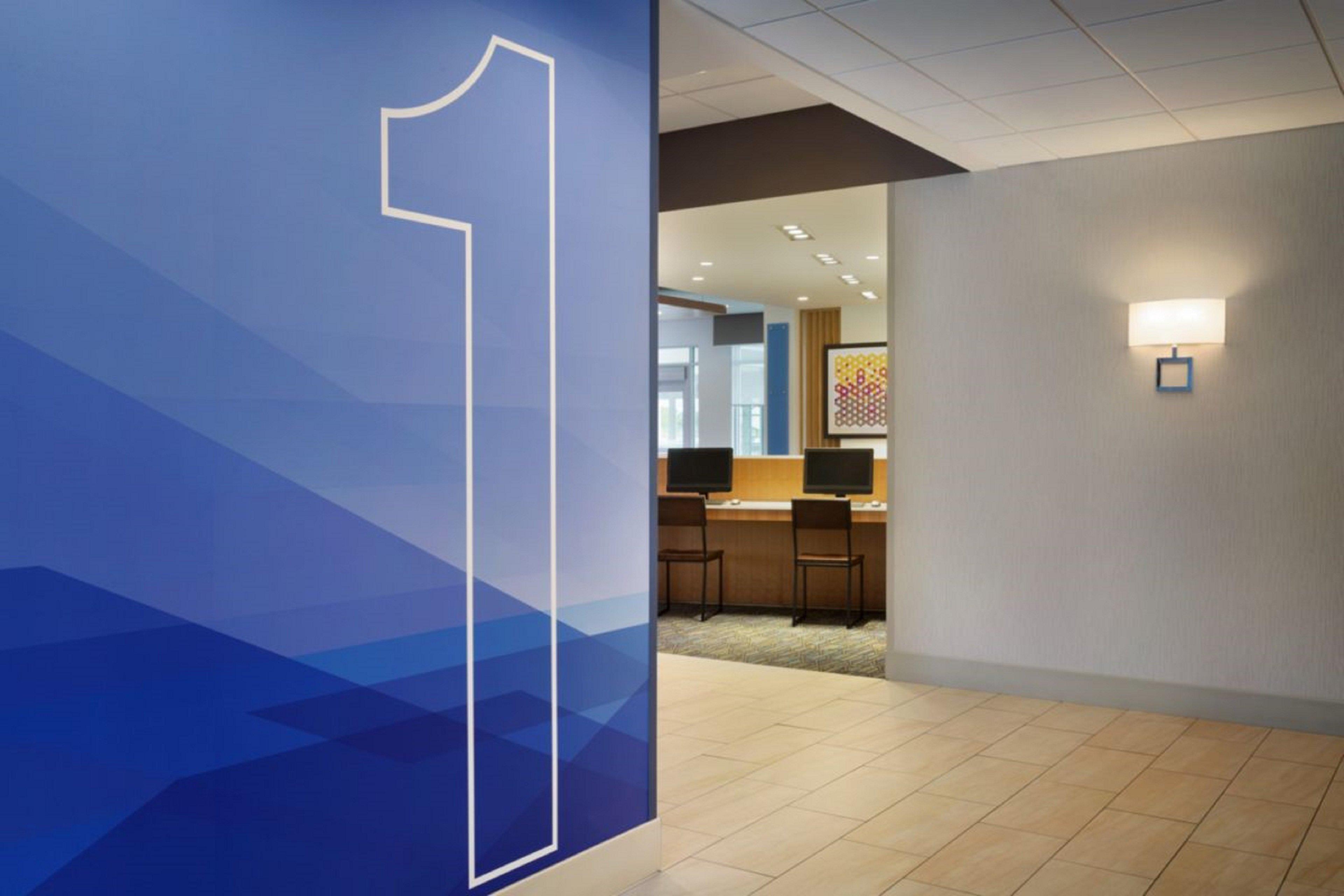 Holiday Inn Express Flint-Campus Area By Ihg Exteriör bild